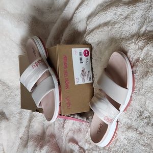 Ryka Diva sandals. Size 9 color Taupe